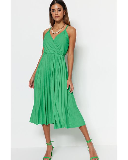 Trendyol Платье TWOSS20EL2729 зеленое