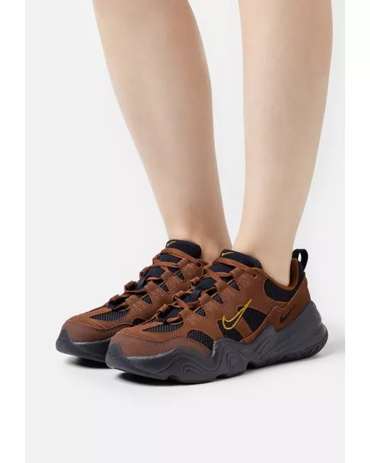 Nike Кроссовки W Tech Hera доставка из-за рубежа