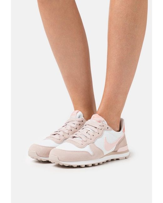 Internationalist sneaker top