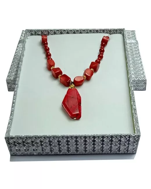 AV Jewelry Ожерелье с красным кораллом и кулоном ручной работы в подарочной коробочке от