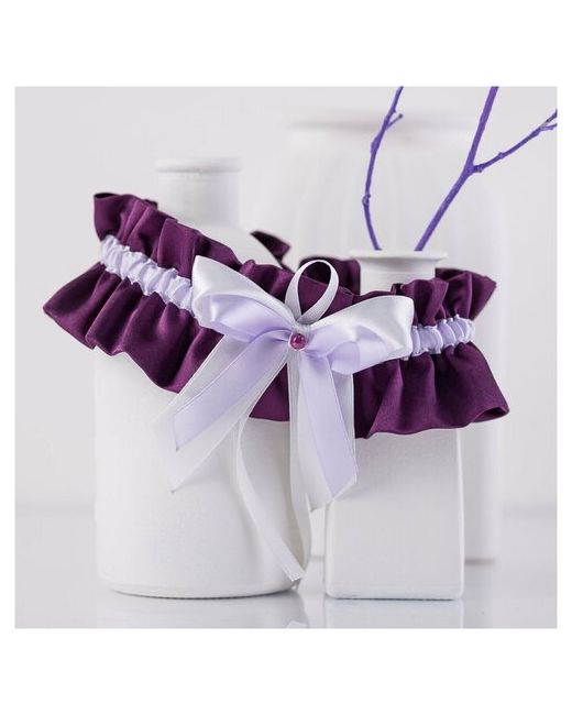 Свадебная мечта Широкая свадебная подвязка для наряда невесты Фиолетовый стиль из темного лилового атласа с сиреневой вставкой и крупным бантом жемчужной бусиной