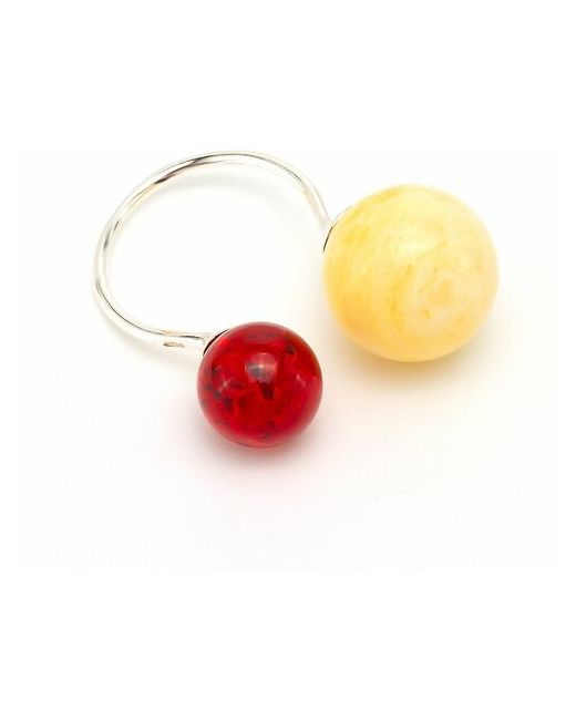 Амберпрофи Нежное серебряное кольцо с красным и королевским белым янтарем Диор
