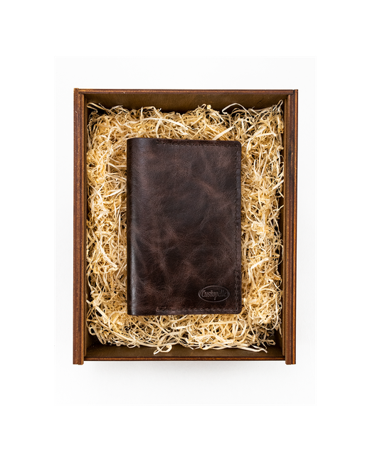Custopelle Обложка для паспорта ручной работы из натуральной кожи Pull-Up шоколад. Подарочная упаковка