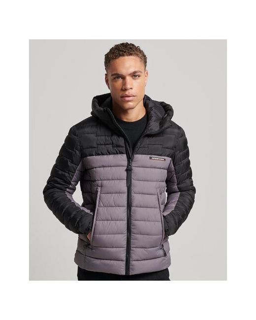 Superdry Куртка демисезон/зима карманы регулируемые манжеты несъемный капюшон подкладка утепленная стеганая внутренний карман размер S 46 фиолетовый черный