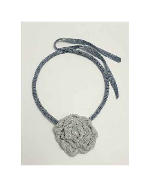 Pan-Tan Колье вязаное с серым цветком украшение на шею