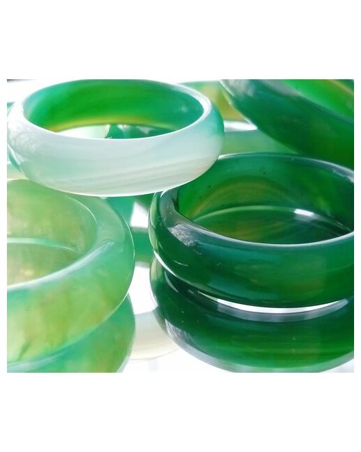 Индия Кольцо Агат Зеленый Изумрудный гладкий цельный камень талисман счастья и благополучия агат размер 17 зеленый