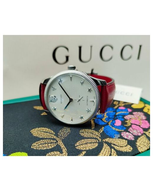 Gucci Наручные часы YA126346 красный