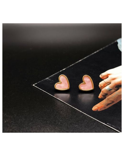 Katar.sis Серьги пусеты в форме сердца. сережки-гвоздики сердца винтажном стиле. акрил размер/диаметр 10 мм розовый