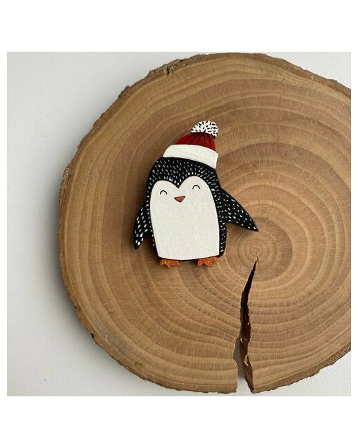 Создашева Анна Брошь авторская новогодняя Пингвин Деревянный значок птичка