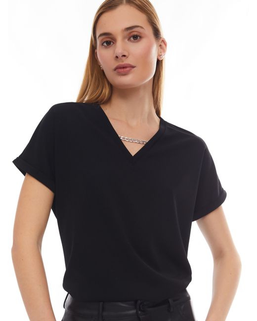 Zolla Блузка-футболка с V-образным вырезом и цепочкой